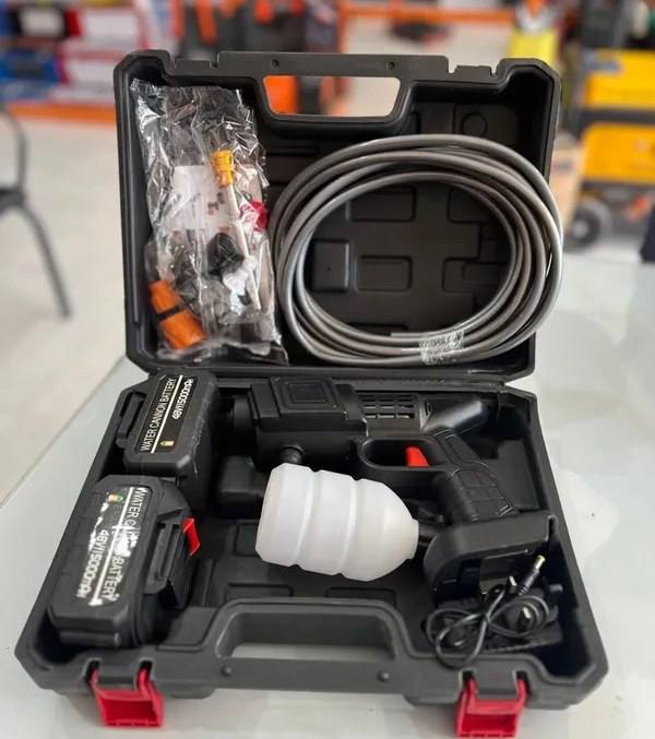 جعبه دارد نوع پاشش پاشش ۳حالته قابل تنظیم/کف پاش.مهپاش.نقطه زن باطری دو باطری 48 مخزن مایع کارواش دارد /مناسب مایع یا سم برای سمپاشی شلنگ ۵متر موجود در جعبه مکش آب مکش اتوماتیکاب دارد . فقط با قرار دادن یکسر شلنگدر مخزن اب با قدرت مکش خود دستگاه شروع به پاشش آب میکند